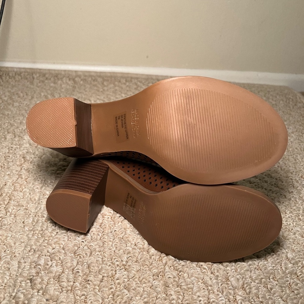 GUESS Tan Lace-Up Peep-Toe Booties – Size 7 - Picture 4 of 4